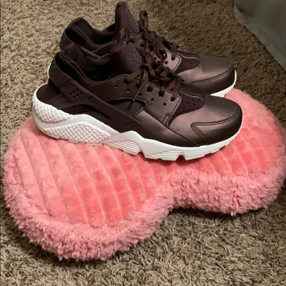❣️ Maroon Nike Air Hurrache’s ❣️